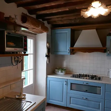 Casa Spaziosa In Caratteristico Paesino Di Alta Collina